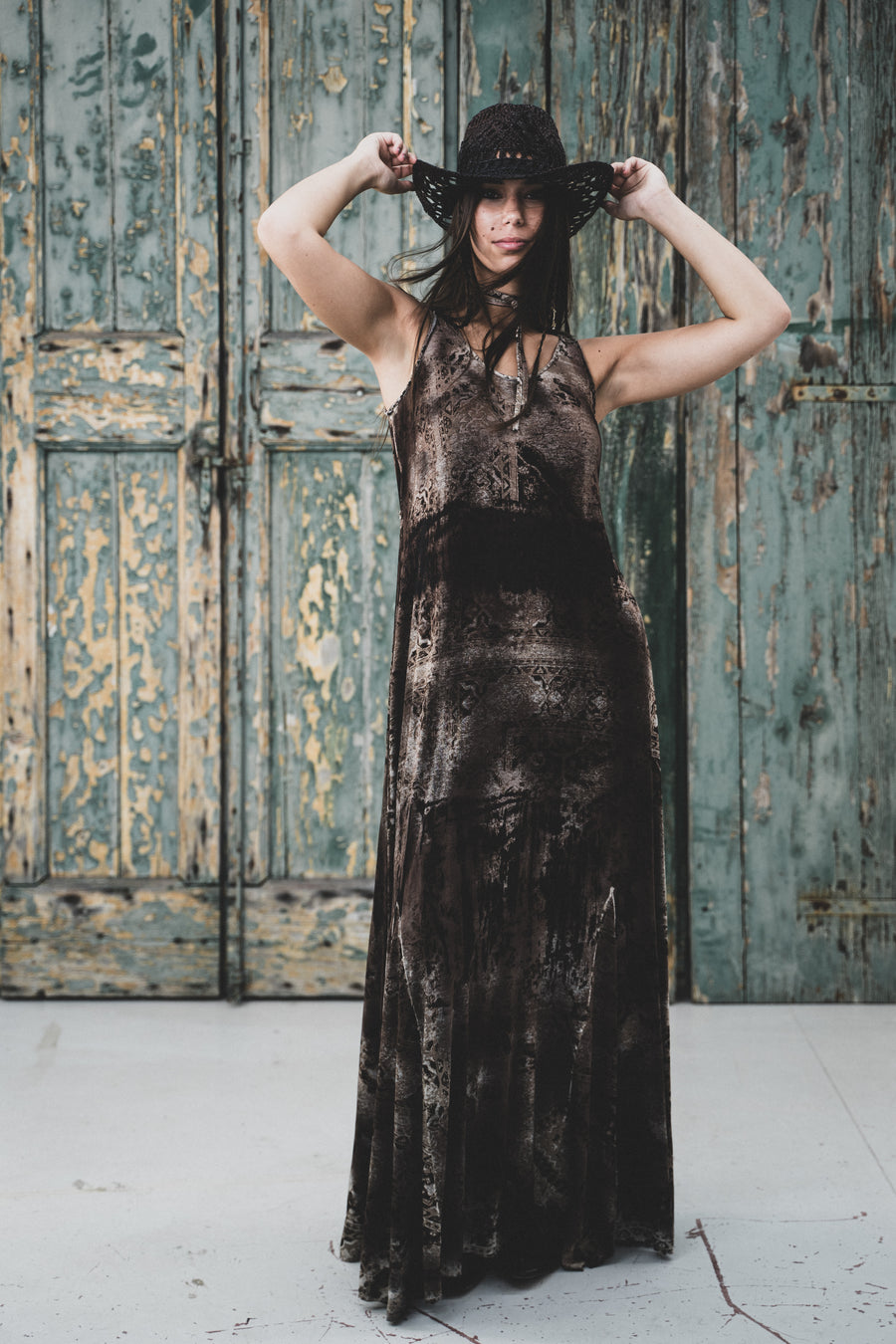 RHODA CARPET SP LONG DRESS WITH DEVORE DETAILS 78% VISCOSE 13% PA 9% EL